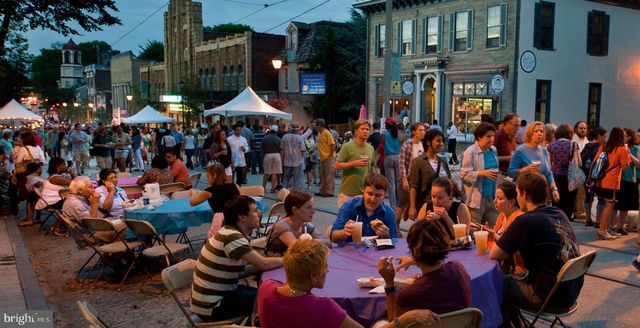 37 W MAPLEWOOD MALL, Philadelphia, PA 19144