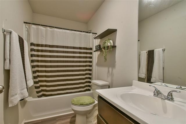 1316 Chuck Wagon Drive, El Reno, OK 73036