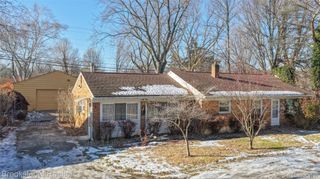656 S CASS LAKE Road, Waterford Charter Township, MI 48328