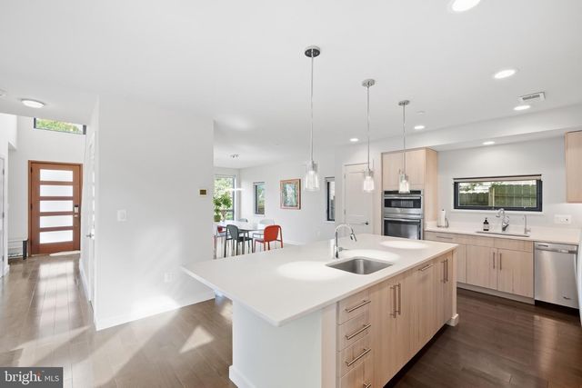 9927 DICKENS AVE, Bethesda, MD 20814
