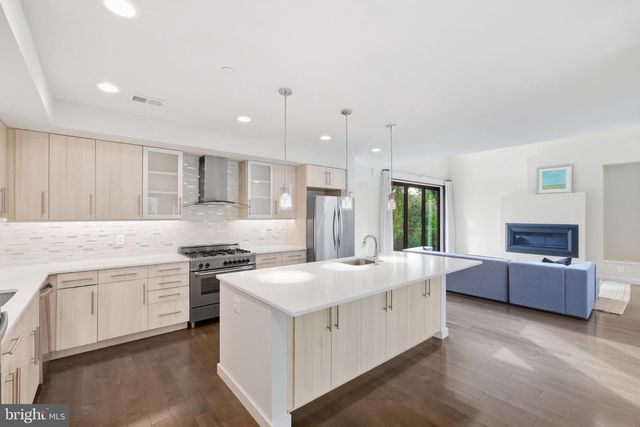 9927 DICKENS AVE, Bethesda, MD 20814