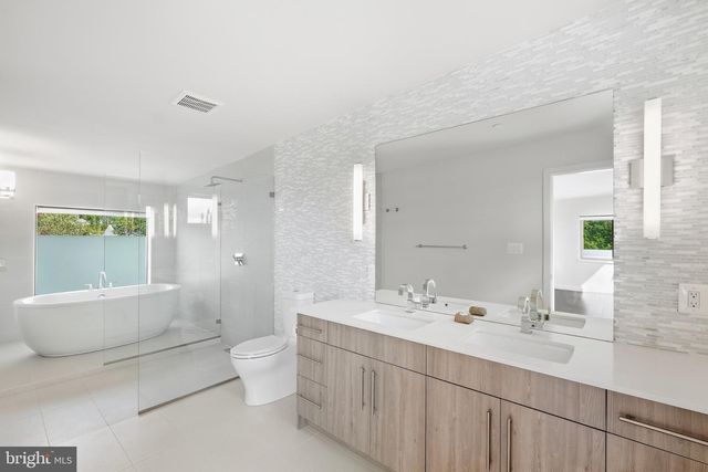9927 DICKENS AVE, Bethesda, MD 20814