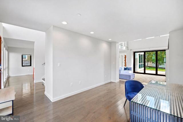 9927 DICKENS AVE, Bethesda, MD 20814