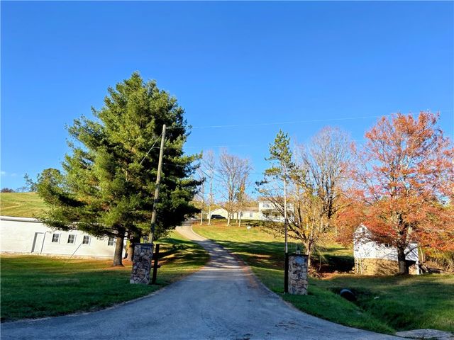 241 Lyons Road, Donegal, PA 15323