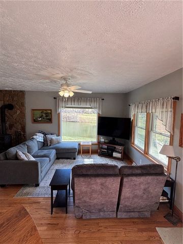 241 Lyons Road, Donegal, PA 15323