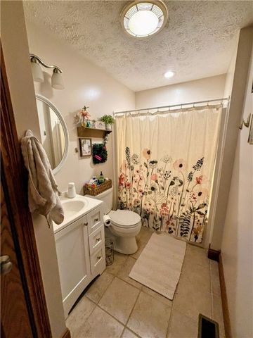 241 Lyons Road, Donegal, PA 15323