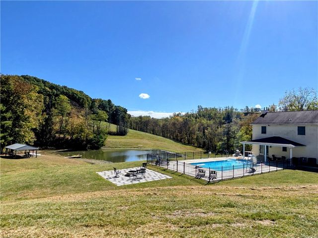 241 Lyons Road, Donegal, PA 15323