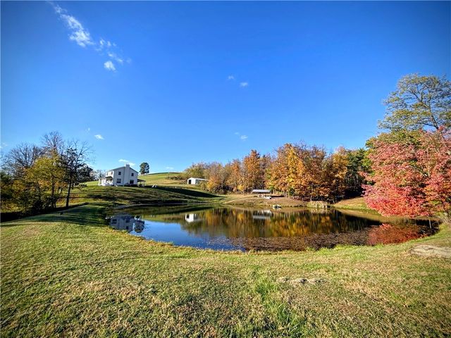 241 Lyons Road, Donegal, PA 15323