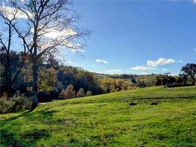 241 Lyons Road, Donegal, PA 15323