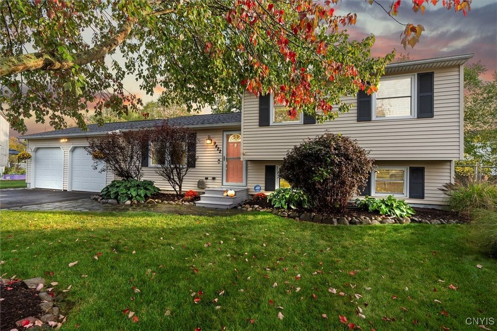 9422 Lebeau Lane, Cicero, NY 13029