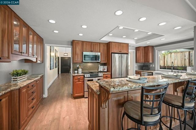 9529 Thunderbird Dr, San Ramon, CA 94583