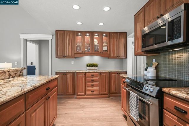 9529 Thunderbird Dr, San Ramon, CA 94583