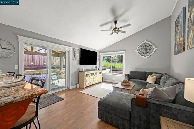 9529 Thunderbird Dr, San Ramon, CA 94583