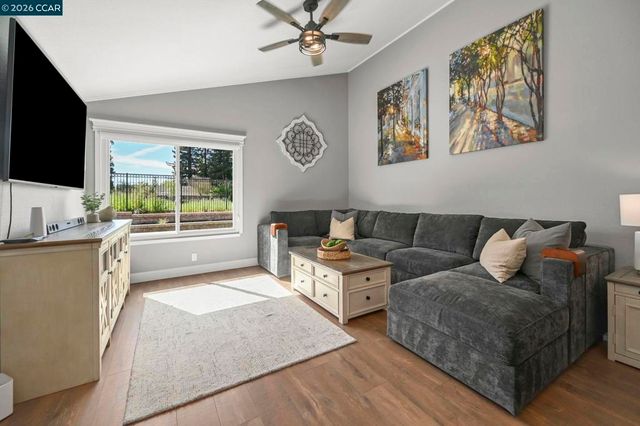 9529 Thunderbird Dr, San Ramon, CA 94583