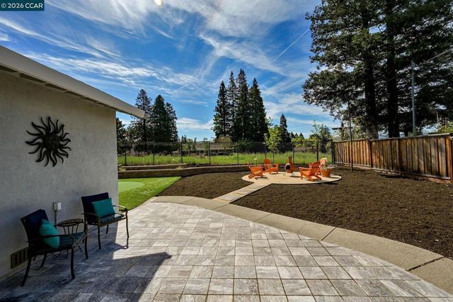 9529 Thunderbird Dr, San Ramon, CA 94583