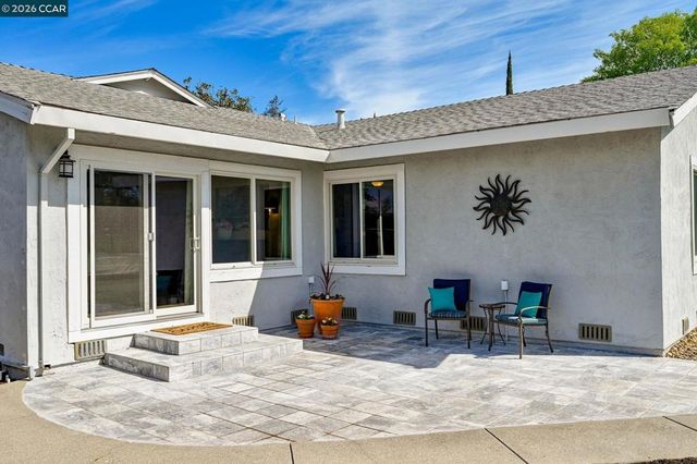 9529 Thunderbird Dr, San Ramon, CA 94583