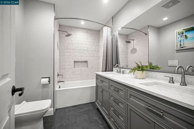 9529 Thunderbird Dr, San Ramon, CA 94583