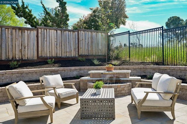 9529 Thunderbird Dr, San Ramon, CA 94583