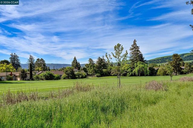 9529 Thunderbird Dr, San Ramon, CA 94583