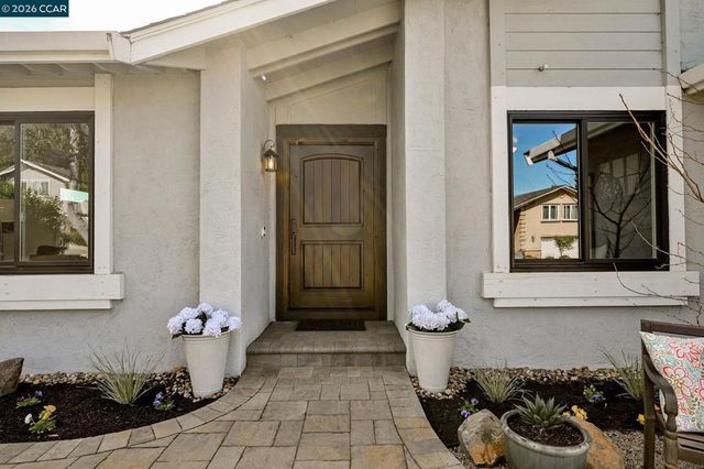 9529 Thunderbird Dr, San Ramon, CA 94583