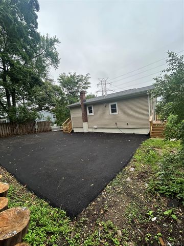 19 Dykes Park Road, Nanuet, NY 10954