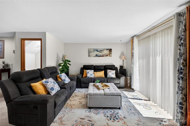 1405 S 308th Lane, Federal Way, WA 98003
