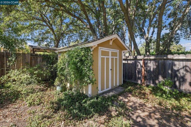 3043 Vessing Rd, Pleasant Hill, CA 94523