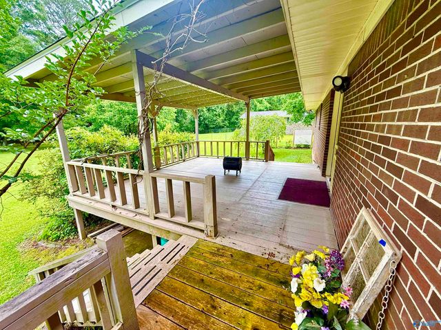 1412 Cove Creek Drive, Glencoe, AL 35905