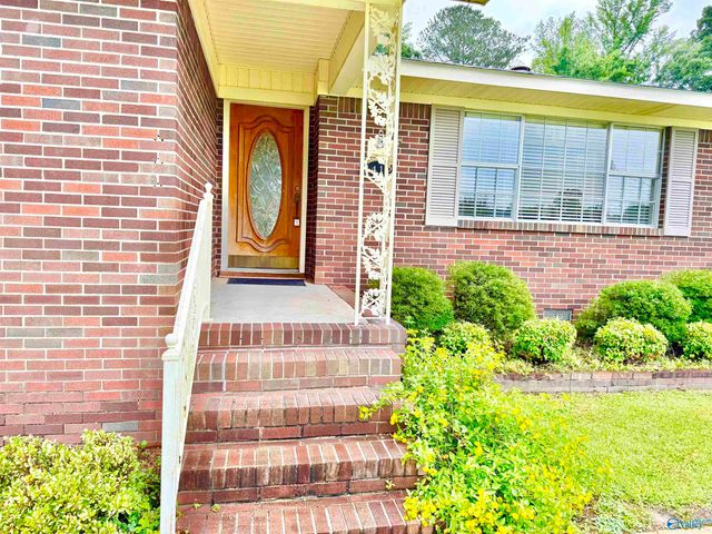 1412 Cove Creek Drive, Glencoe, AL 35905