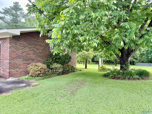 1412 Cove Creek Drive, Glencoe, AL 35905