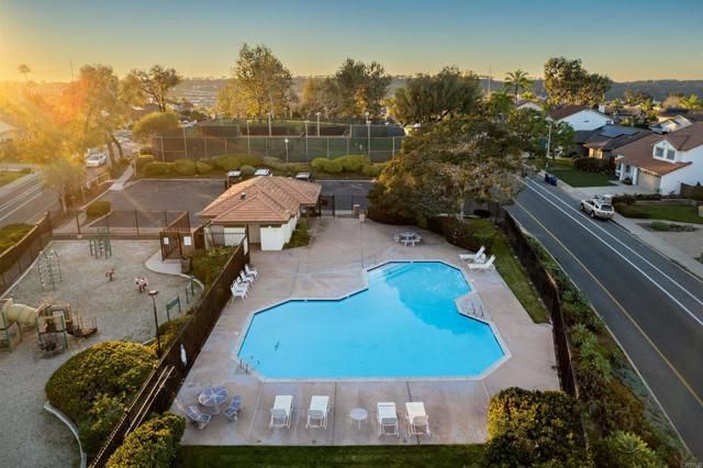 1619 N Willowspring Drive, Encinitas, CA 92024