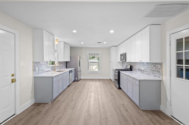 914 Vine Street, Euless, TX 76040