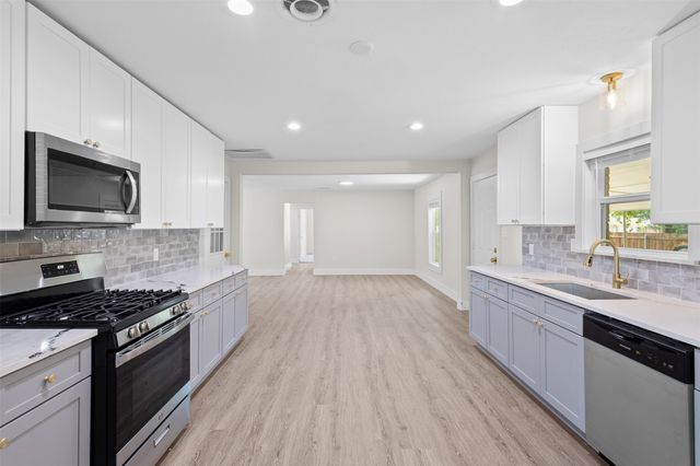 914 Vine Street, Euless, TX 76040