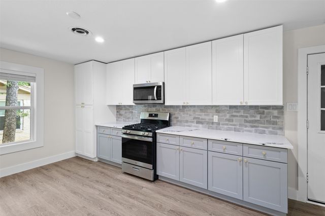 914 Vine Street, Euless, TX 76040