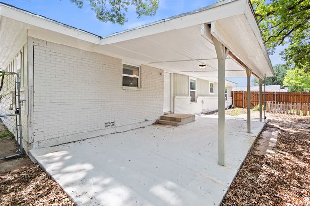 914 Vine Street, Euless, TX 76040