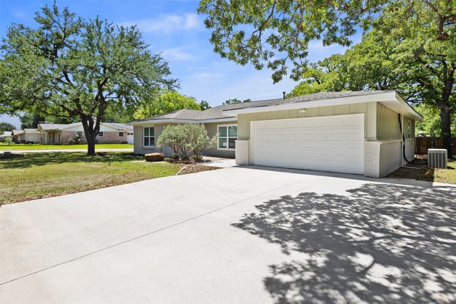 914 Vine Street, Euless, TX 76040