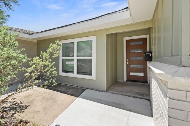 914 Vine Street, Euless, TX 76040