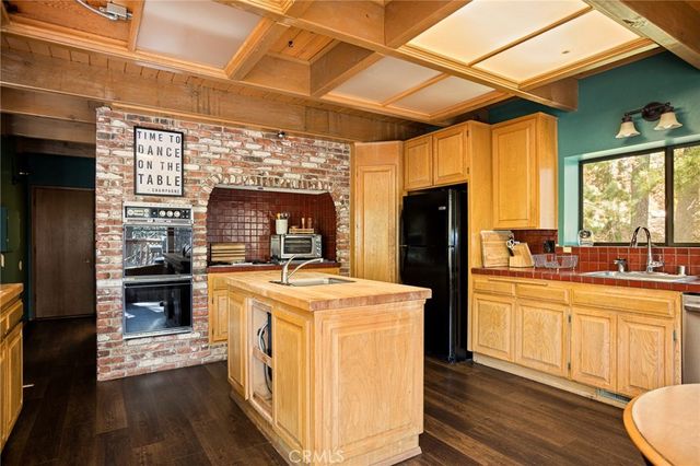 109 Old Toll, Blue Jay, CA 92317