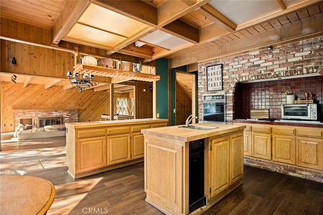 109 Old Toll, Blue Jay, CA 92317