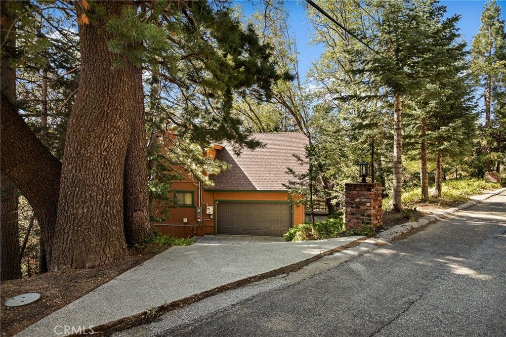 109 Old Toll, Blue Jay, CA 92317