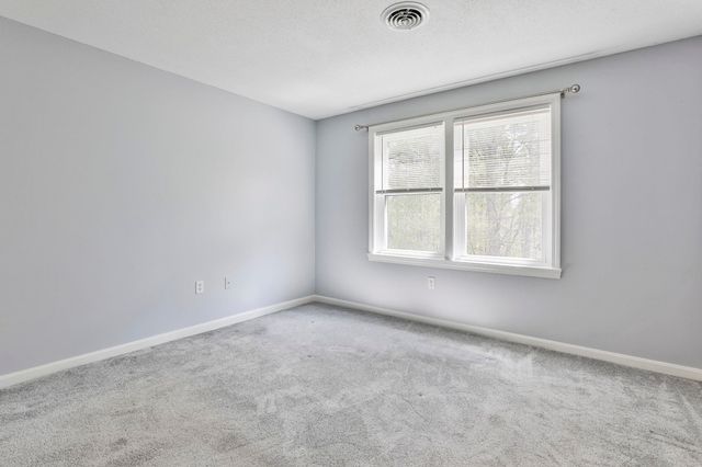 6 Mayfair Ln Apt 201, Nashua, NH 03063