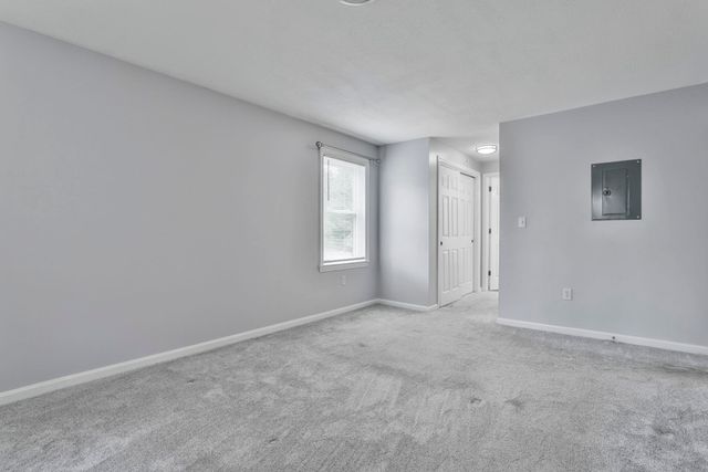 6 Mayfair Ln Apt 201, Nashua, NH 03063