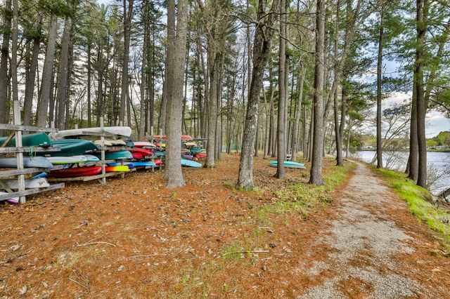 6 Mayfair Ln Apt 201, Nashua, NH 03063