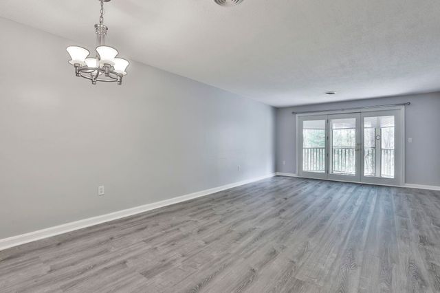 6 Mayfair Ln Apt 201, Nashua, NH 03063