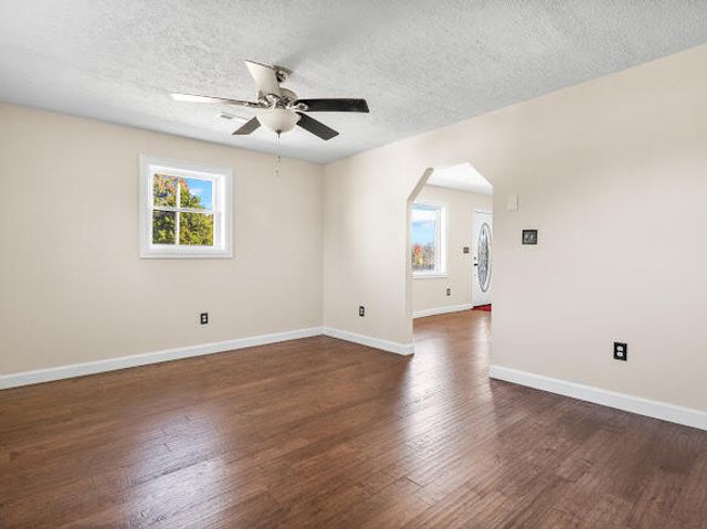 2781 Sinking Creek Road, London, KY 40741