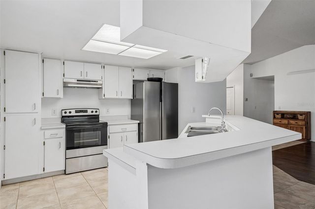 126 S SAINT CLOUD AVENUE, Valrico, FL 33594