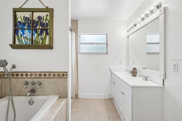 126 S SAINT CLOUD AVENUE, Valrico, FL 33594