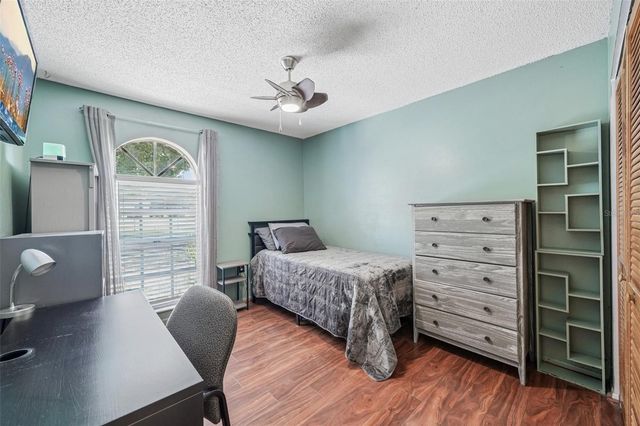 126 S SAINT CLOUD AVENUE, Valrico, FL 33594