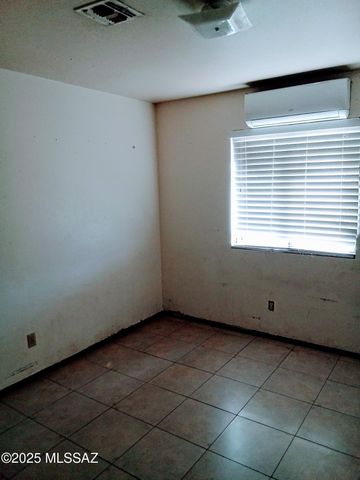 1599 W King Avenue, Tucson, AZ 85713