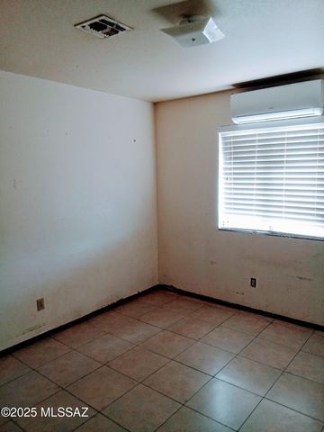 1599 W King Avenue, Tucson, AZ 85713